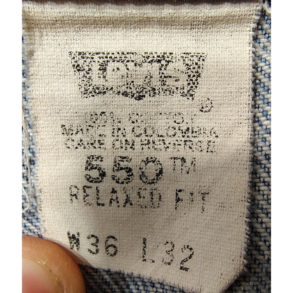 Levis 550 Relaxed Fit Jeans Mens 36x32 Light Wash Blue Vintage 90s Denim Tapered